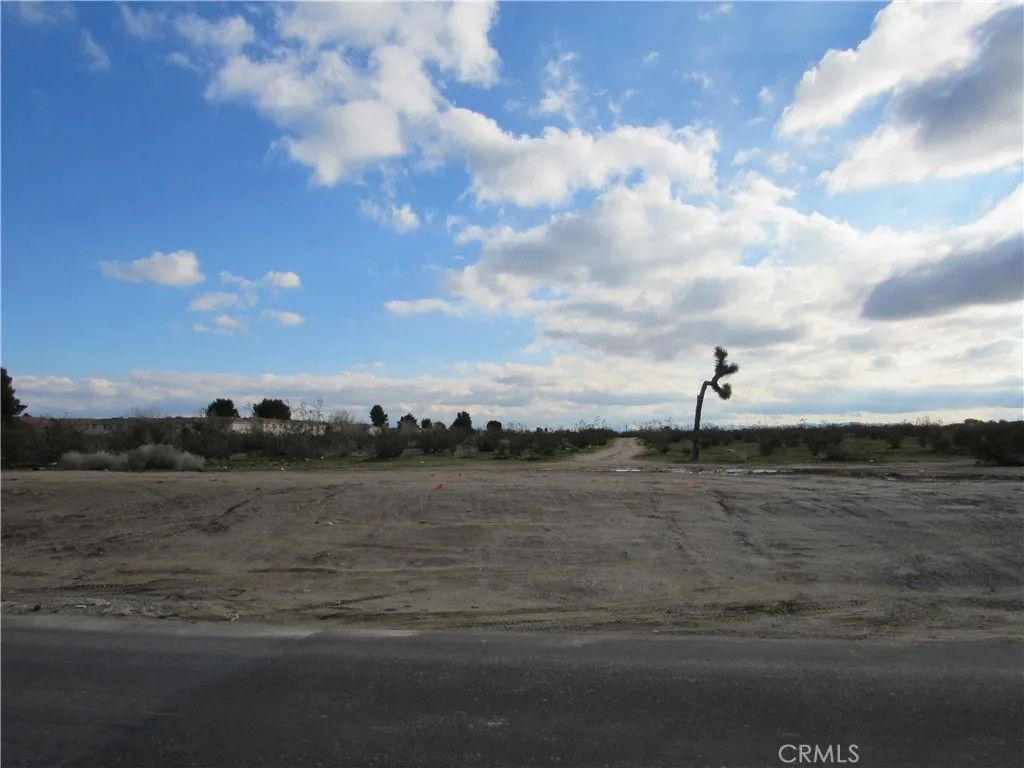 Photo of 0 Palmdale, Victorville, CA 92395 (MLS # HD26004908)