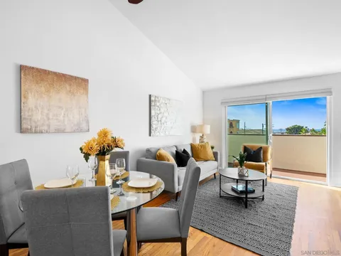 863 Agate St Unit 4, San Diego, CA 92109 - #: 260003330