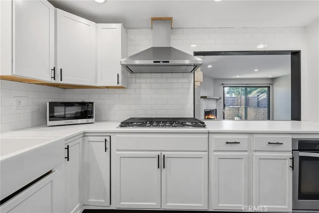 7231 Balboa Boulevard A