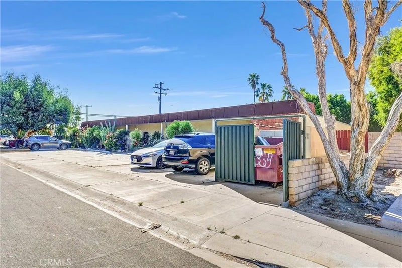 3737 E Calle De Carlos