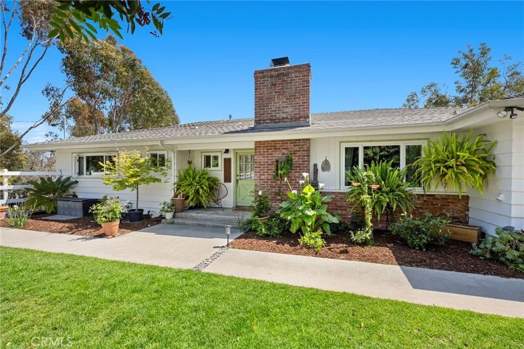 2549 Ivy Road