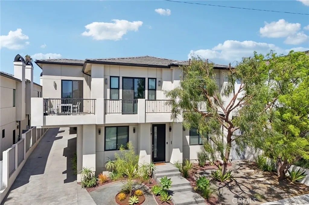 Photo of 2603 Nelson Avenue #B, Redondo Beach, CA 90278 (MLS # SB26069040)