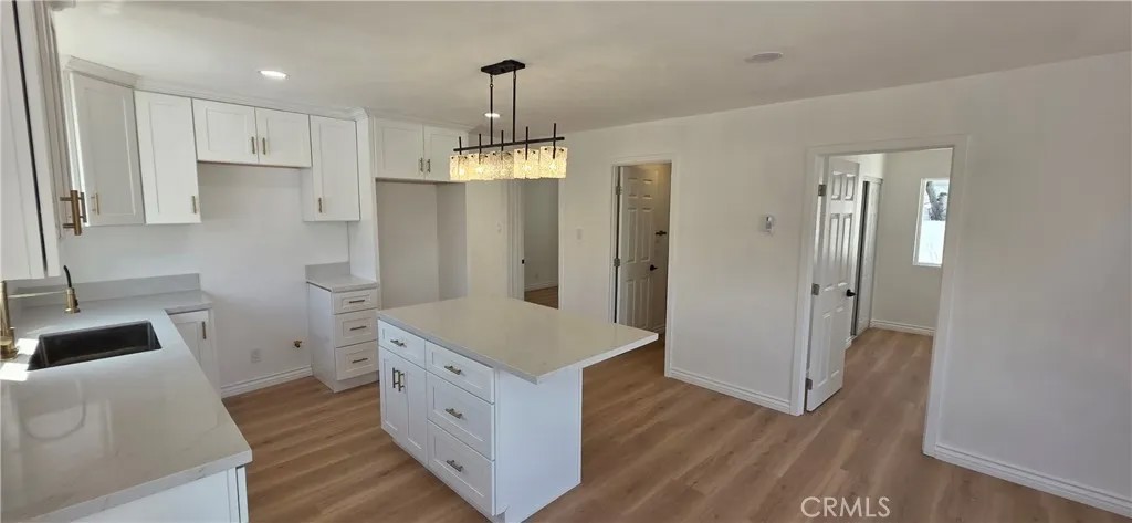 1124 E 76th Place