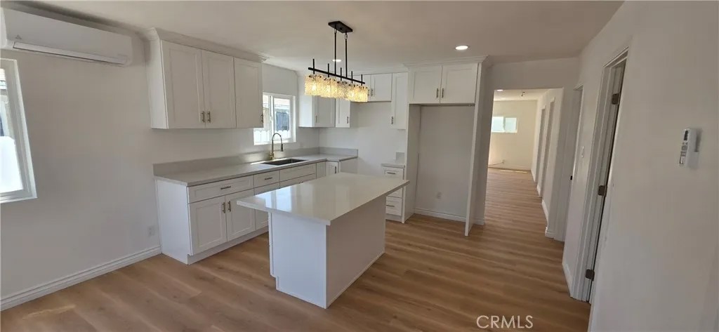 1124 E 76th Place