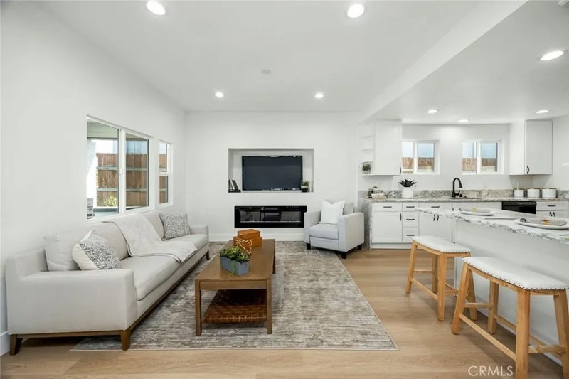 201 S Melrose