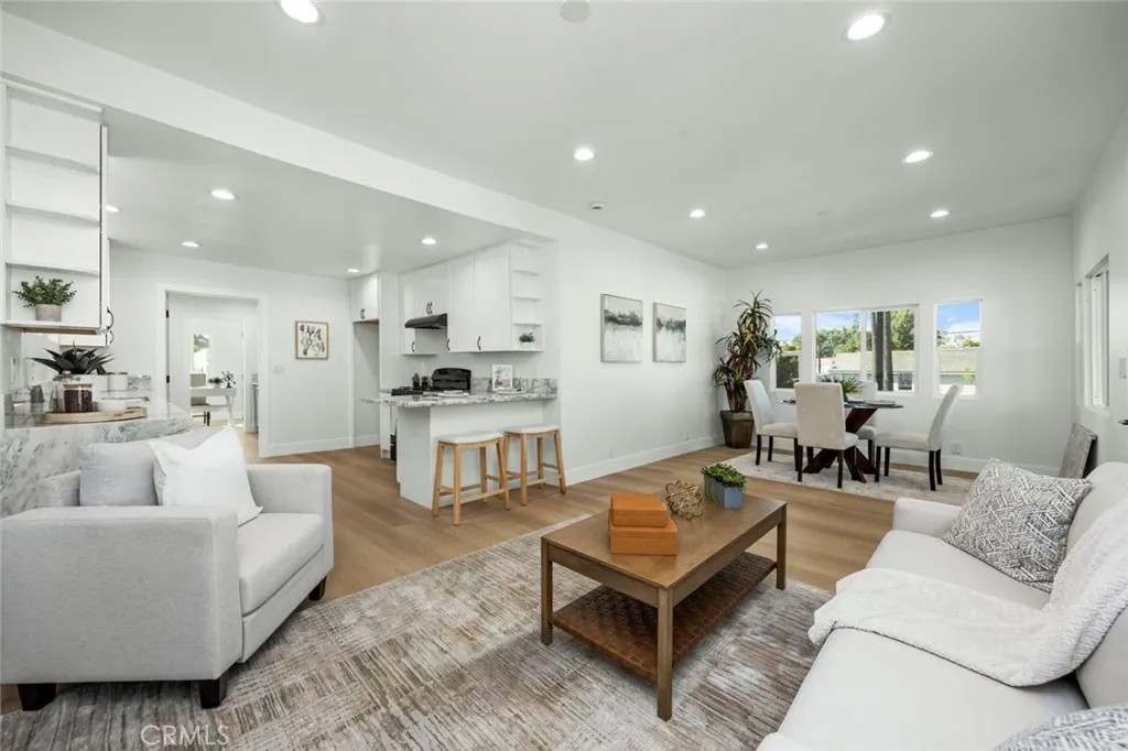 201 S Melrose
