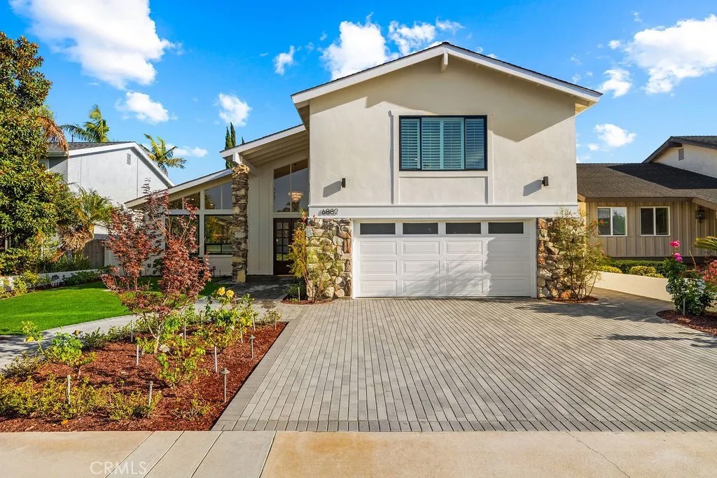 6882 Loyola Drive