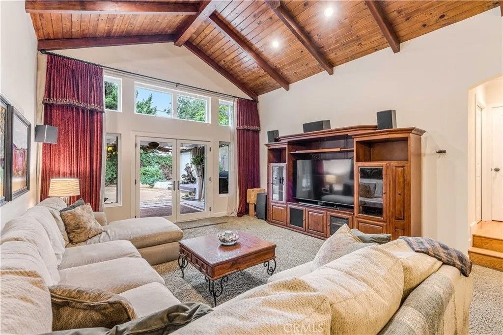 Photo of 5823 Vesper Ave, Sherman Oaks, CA 91411 (MLS # SR26040933)