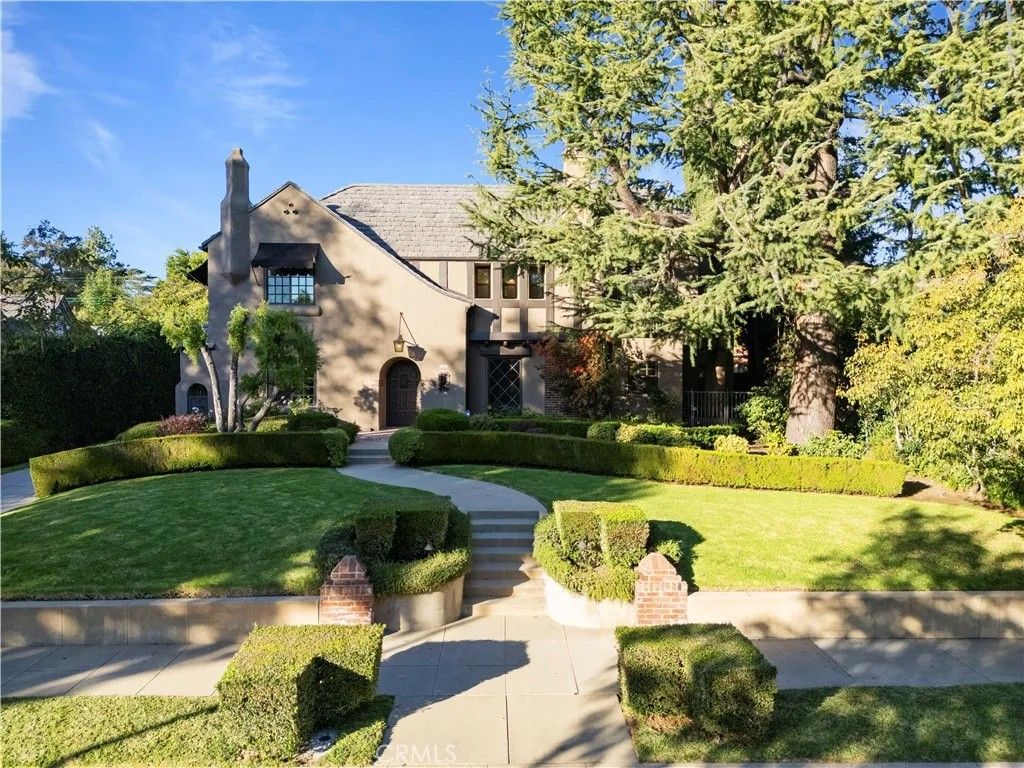 Photo of 1637 Don Carlos Ave, Glendale, CA 91208 (MLS # GD25279701)