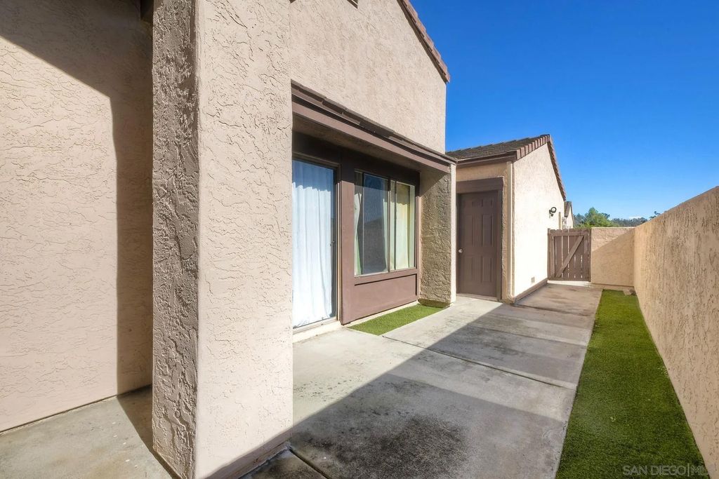 Photo of 2049 Golden Circle Dr, Escondido, CA 92026 (MLS # 250044730)