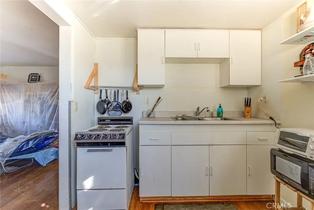 219 S California