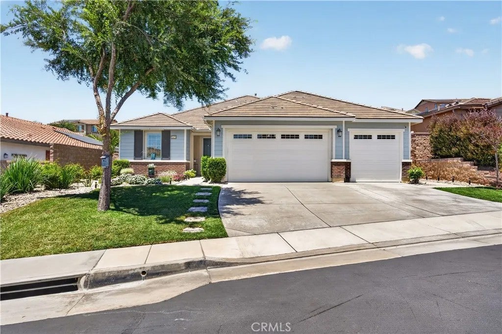 Photo of 30478 Mulberry Court, Temecula, CA 92591 (MLS # SW26122557)