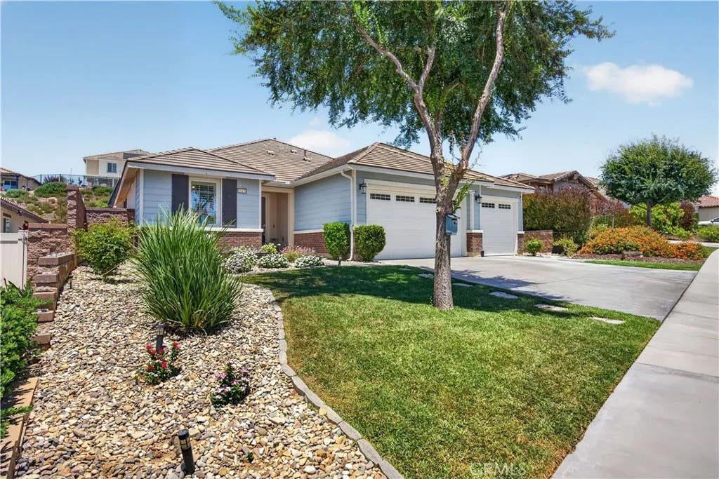 Photo of 30478 Mulberry Court, Temecula, CA 92591 (MLS # SW26122557)