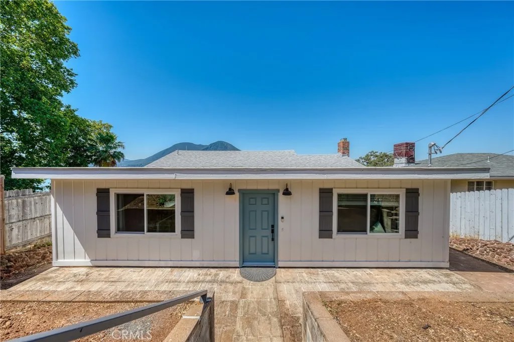 9175 Glenhaven