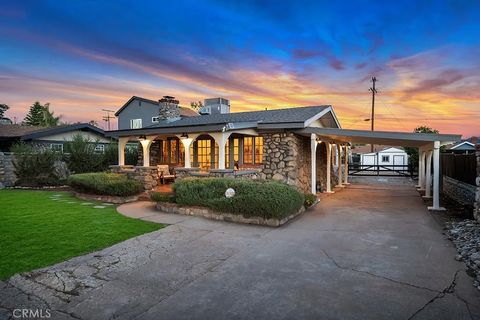 Photo of 11166 Allegheny St, Sun Valley, CA 91352 (MLS # SR26087115)