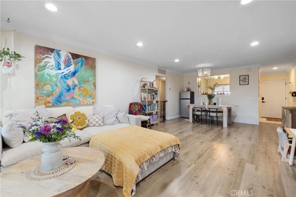 Photo of 18350 Hatteras #157, Tarzana, CA 91356 (MLS # SR25280211)