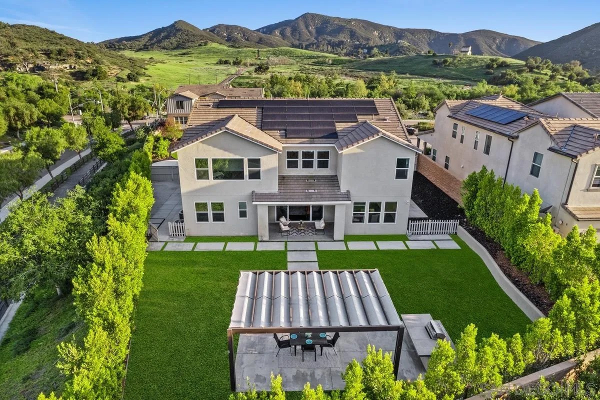 2807 California Poppy Street