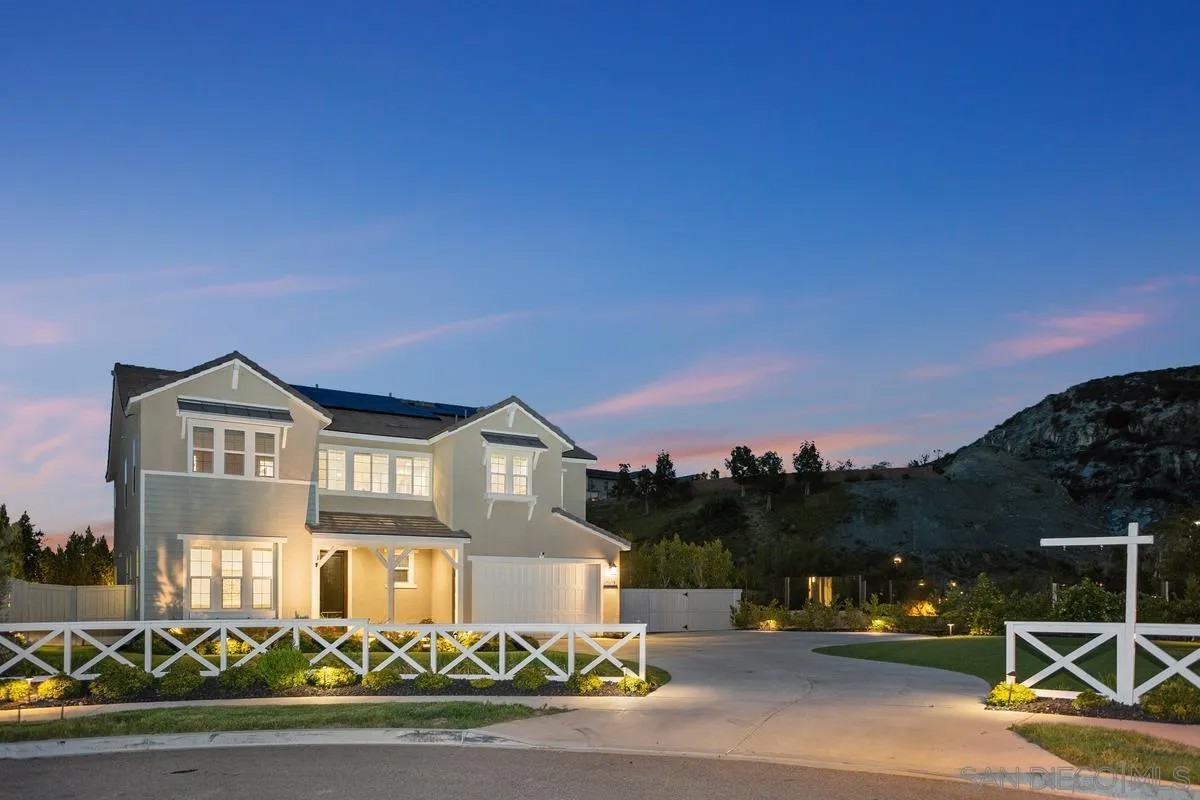 2807 California Poppy Street