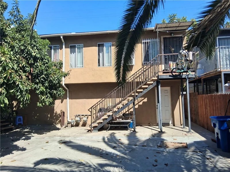 1321 E Adams