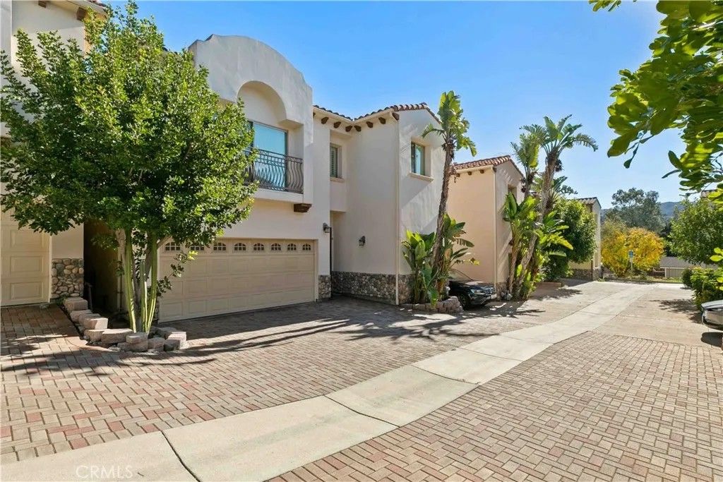 Photo of 6920 Valmont #5, Tujunga, CA 91042 (MLS # GD25271269)