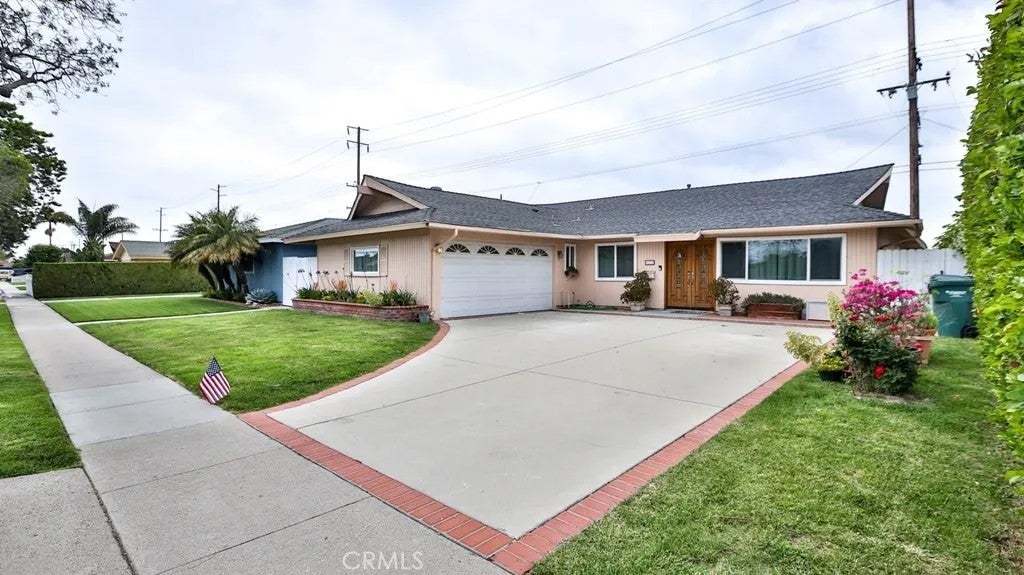 6631 Walton Dr