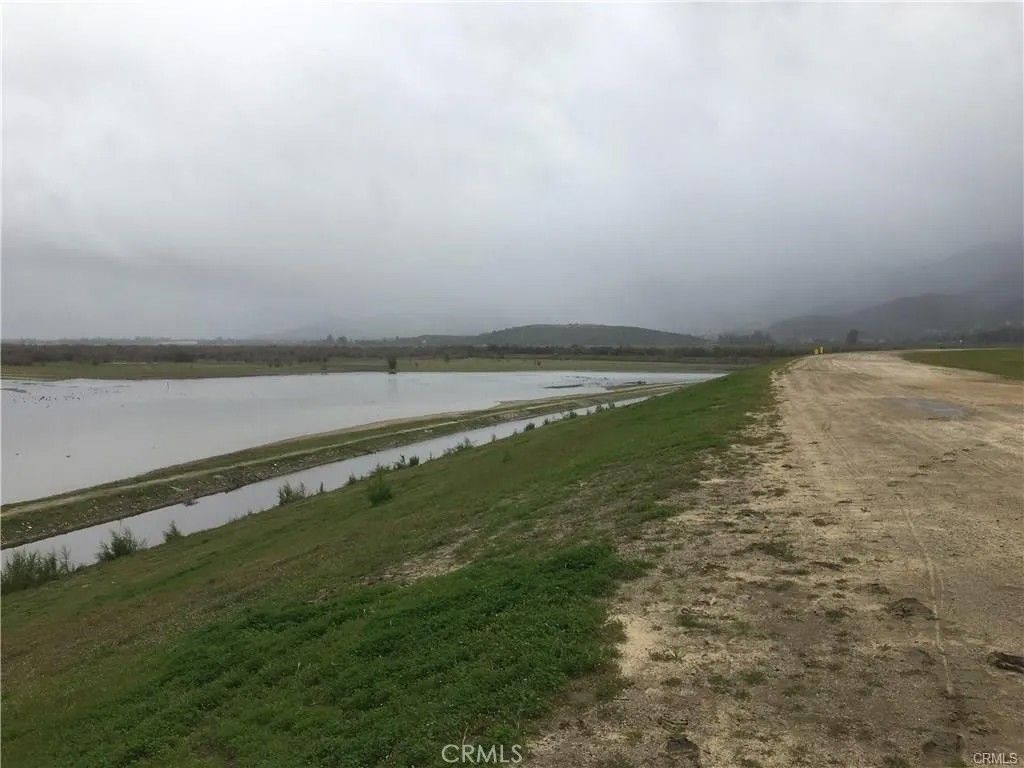 Photo of 0 off Diamond, Lake Elsinore, CA 92530 (MLS # SW25262646)