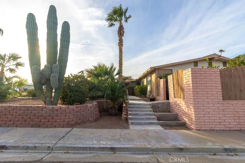 Photo of 1900 Desoto St, Needles, CA 92363 (MLS # JT26022935)