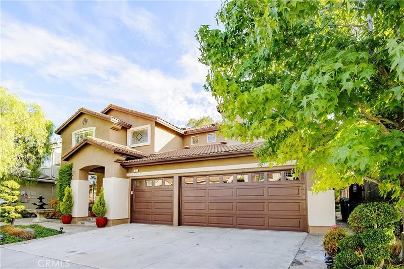17 Roadrunner Court
