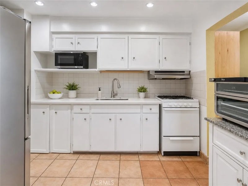 3812 Middlebury