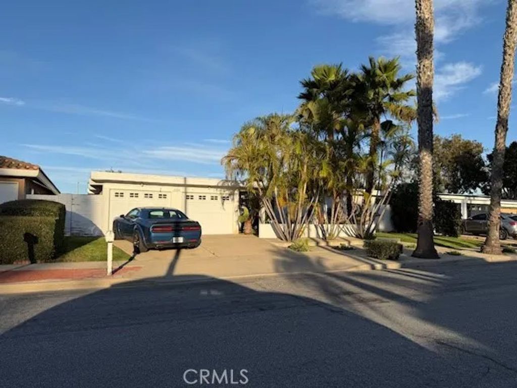 Photo of 2391 Bay Farm Place, Newport Beach, CA 92660 (MLS # NP26014023)