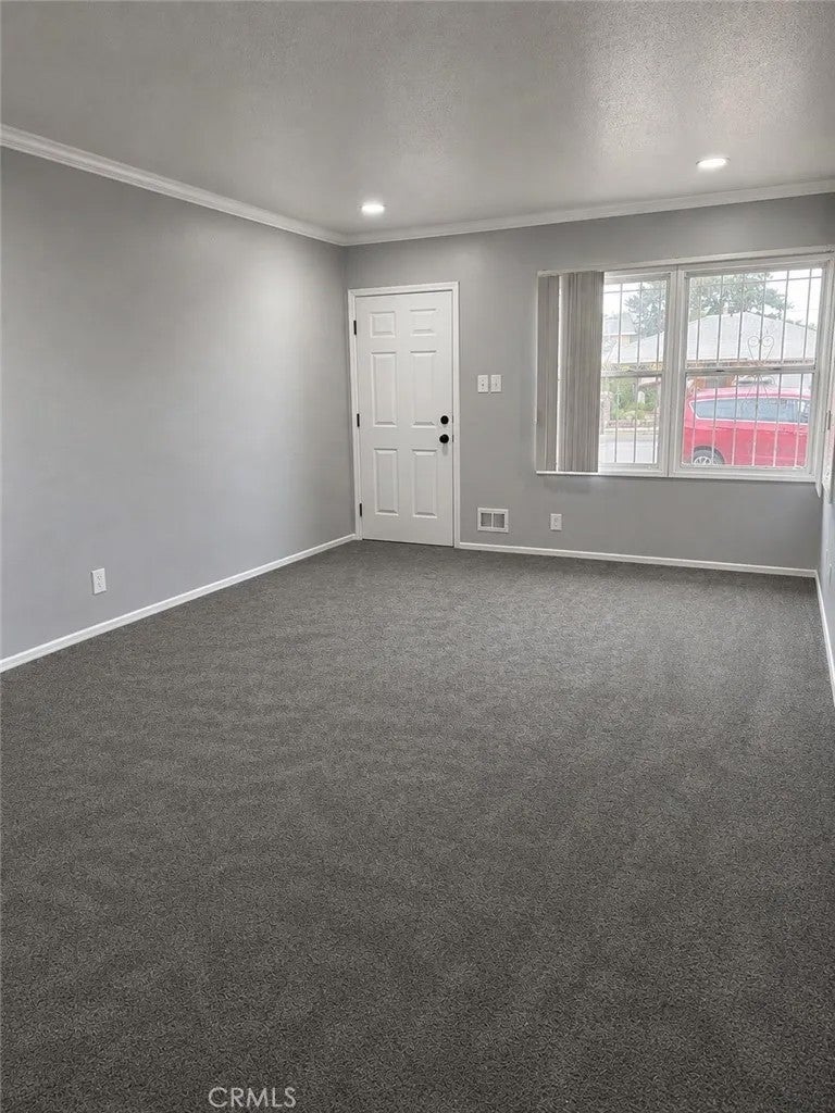 3229 W 111th