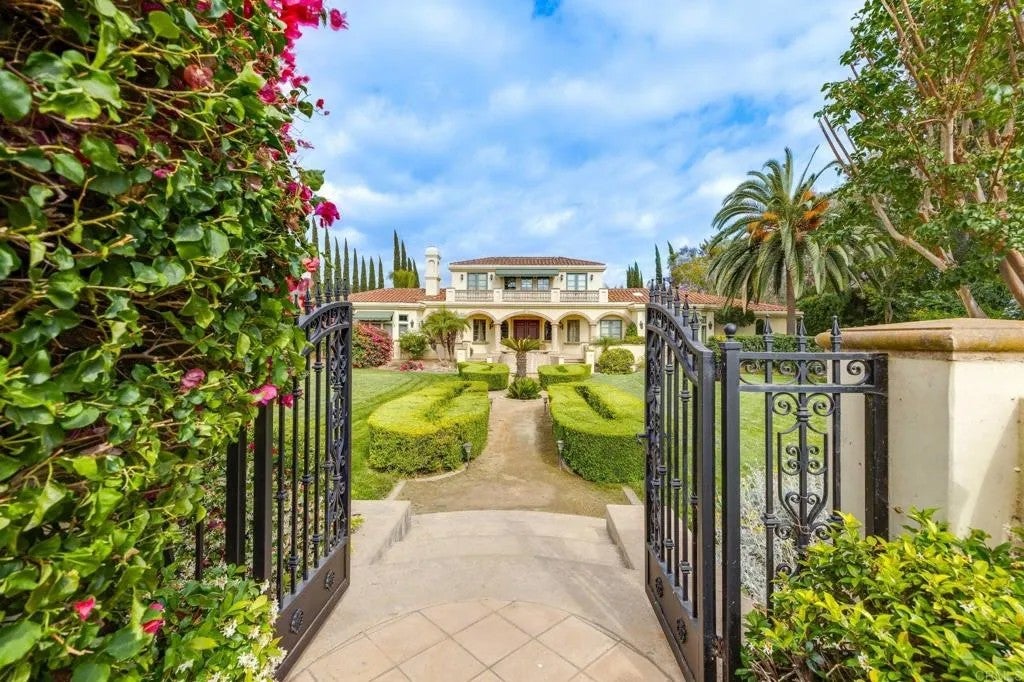 7263 Via Mariposa Sur