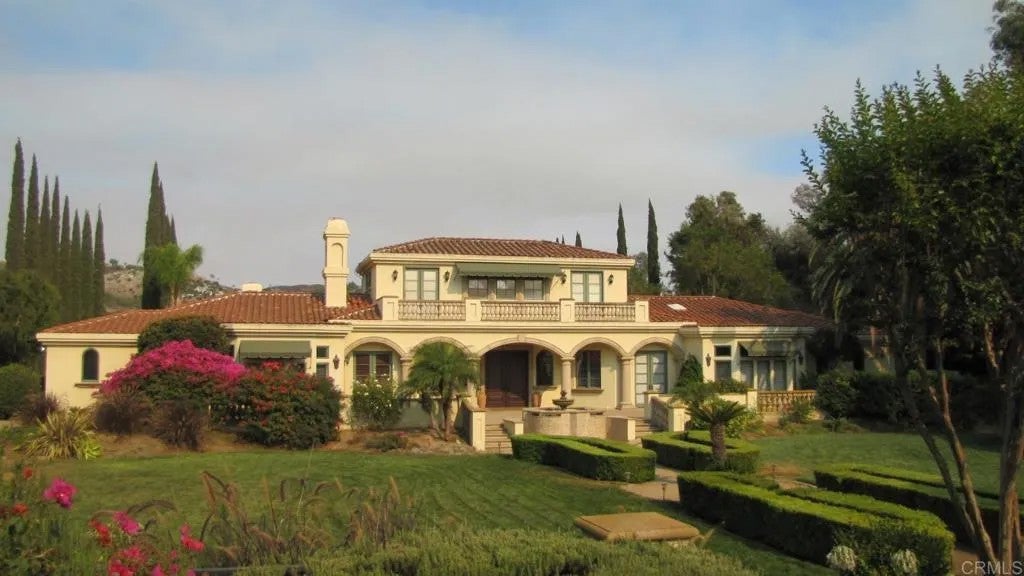 7263 Via Mariposa Sur
