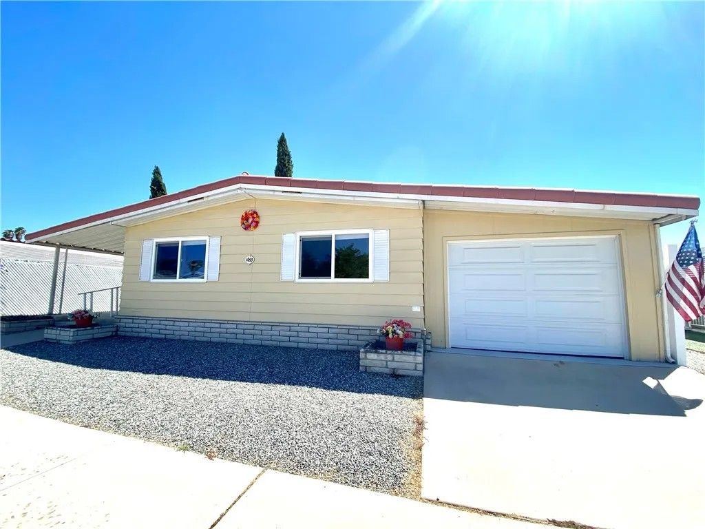 Photo of 1053 W Johnston Avenue, Hemet, CA 92543 (MLS # SW26078489)
