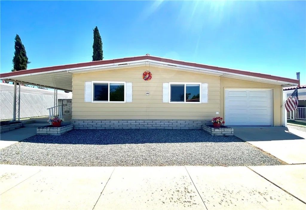 Photo of 1053 W Johnston Avenue, Hemet, CA 92543 (MLS # SW26078489)