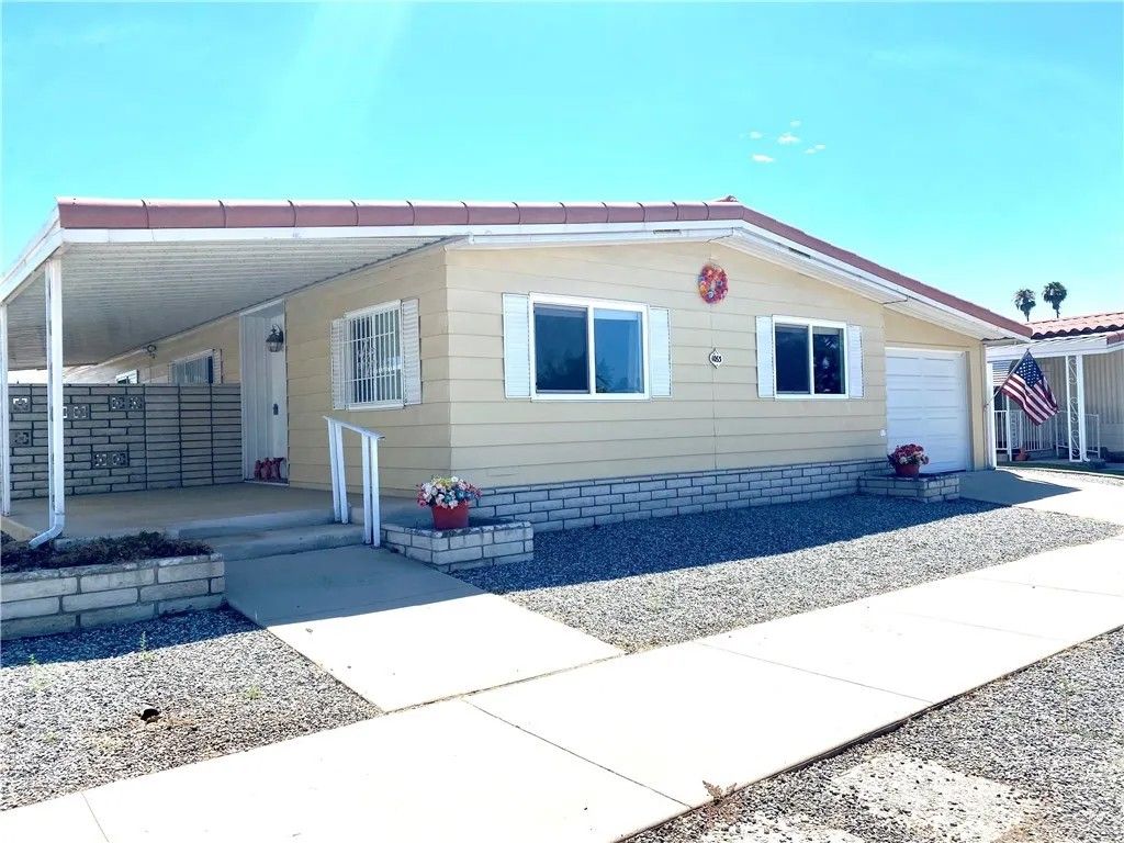 Photo of 1053 W Johnston Avenue, Hemet, CA 92543 (MLS # SW26078489)