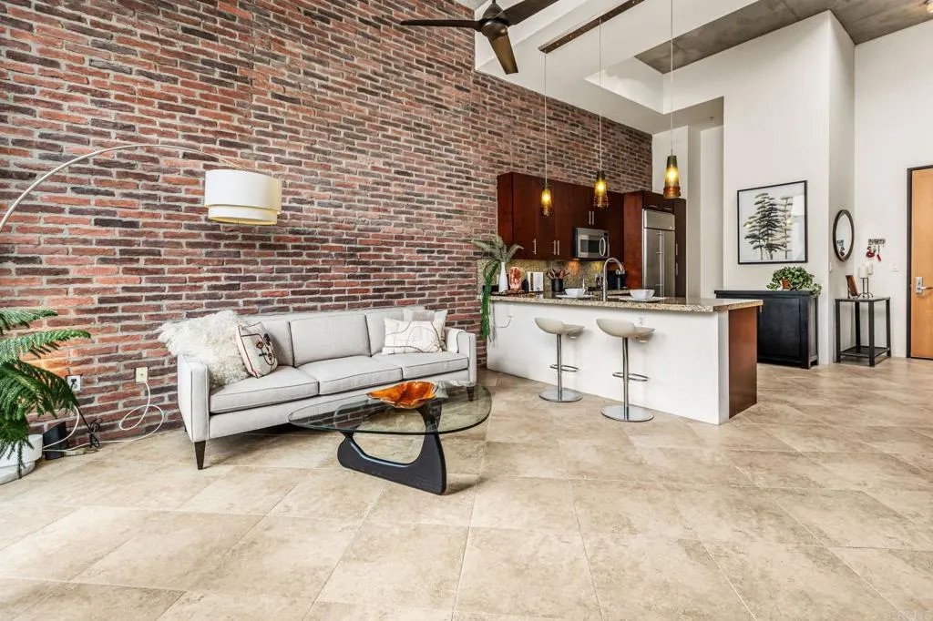 1050 Island Avenue 711