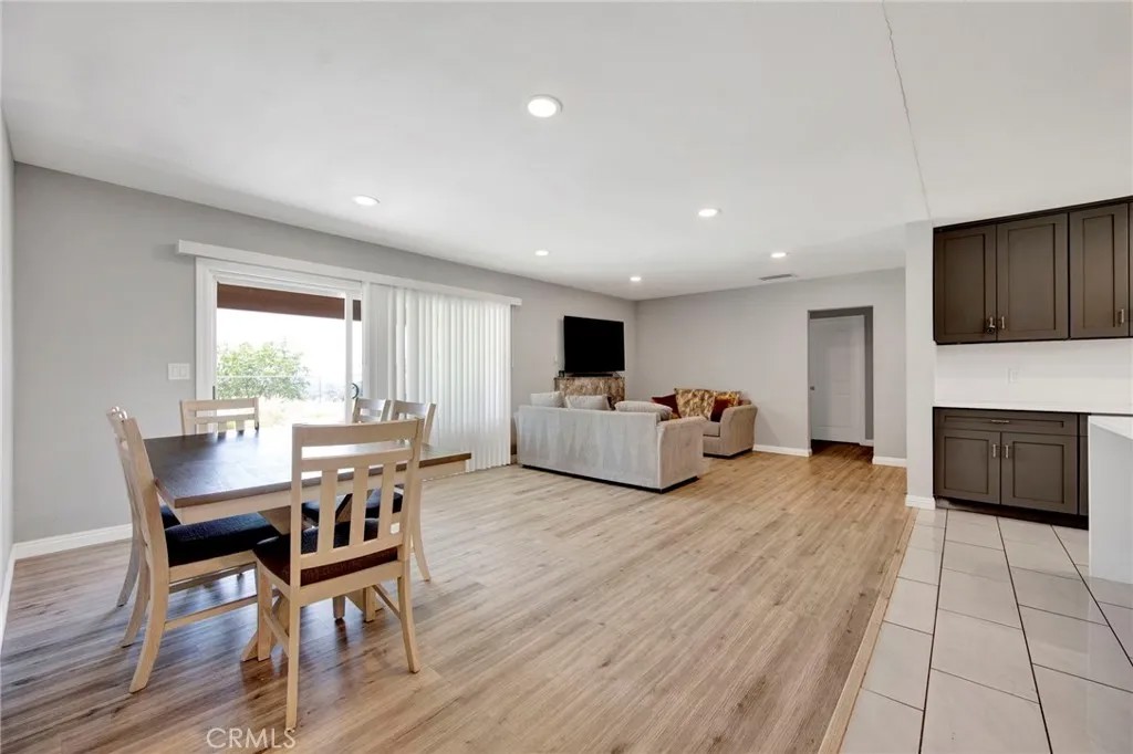 11823 Wish Avenue