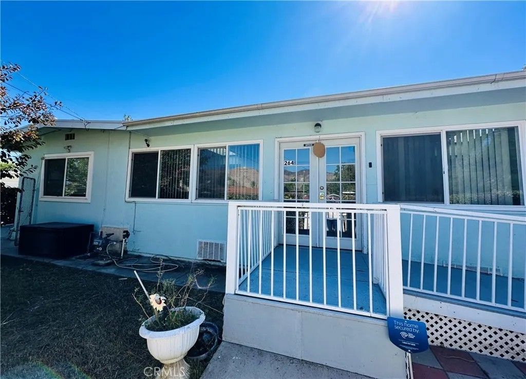 Photo of 264 E 2nd St, San Jacinto, CA 92583 (MLS # SW25242536)