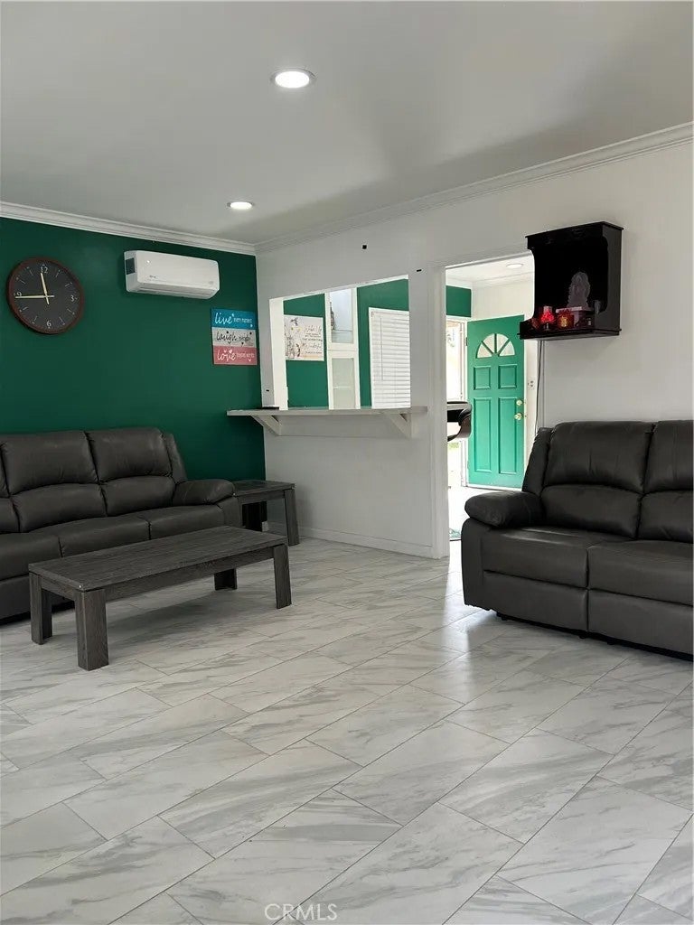 1317 Strozier