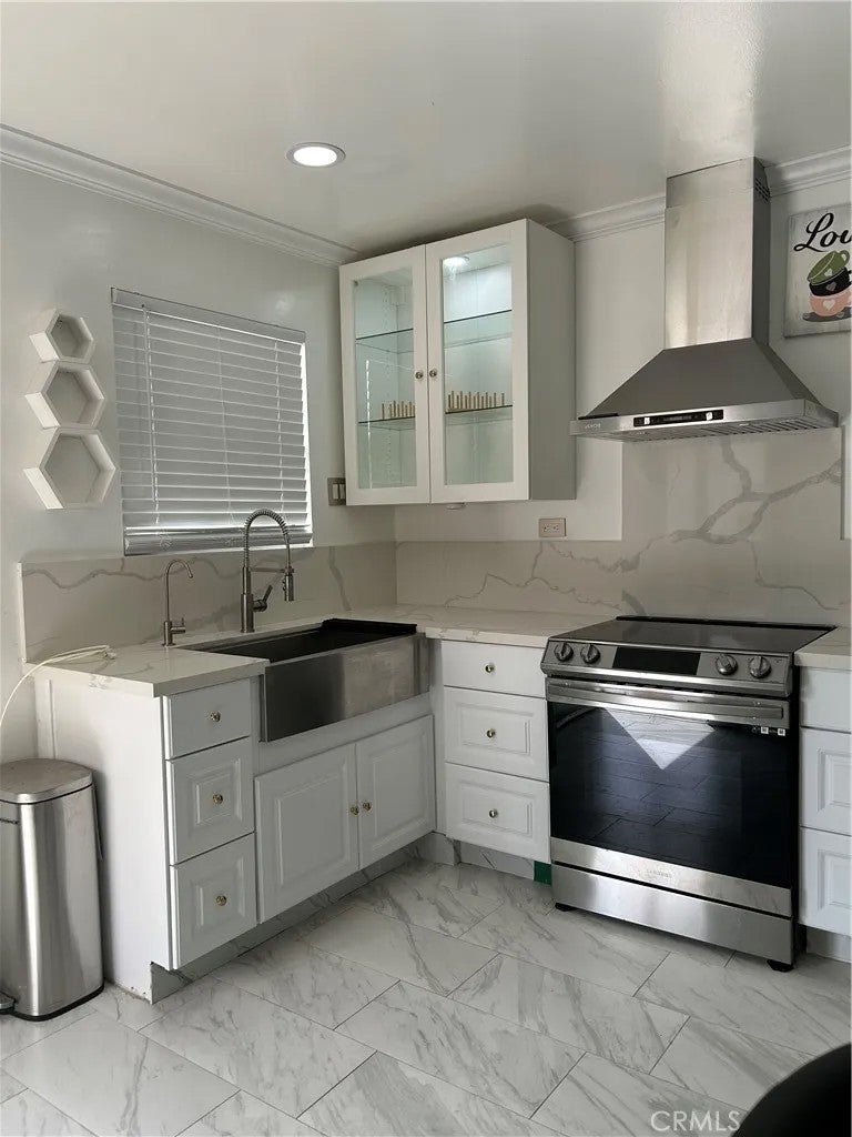 1317 Strozier