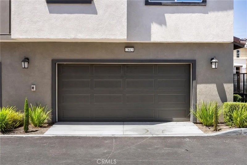 2843 E Bedford Privado