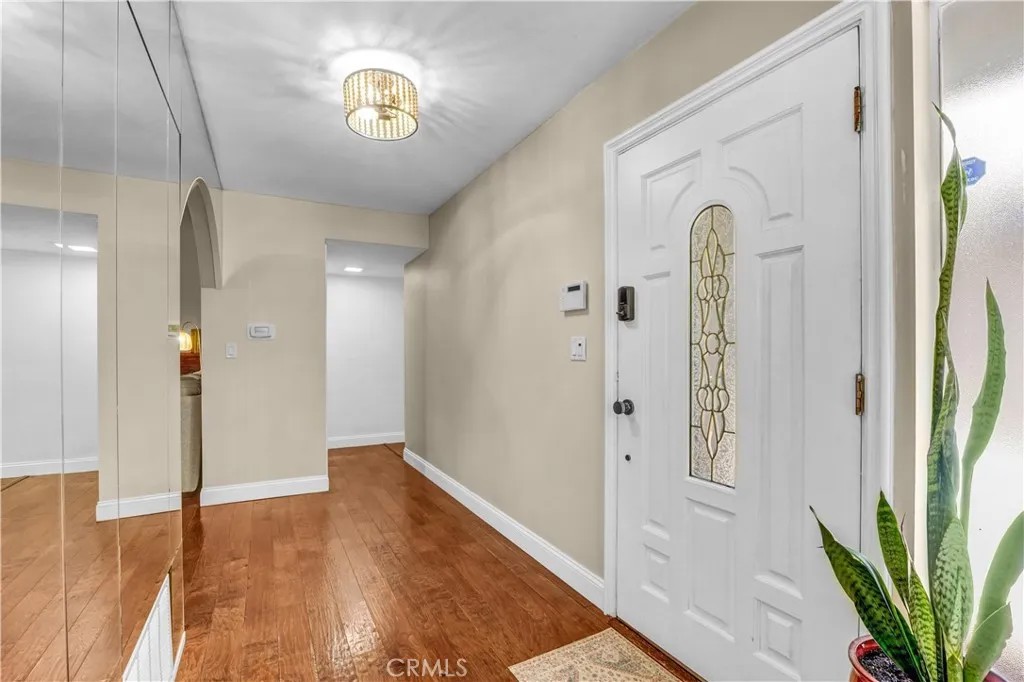 8329 Capistrano