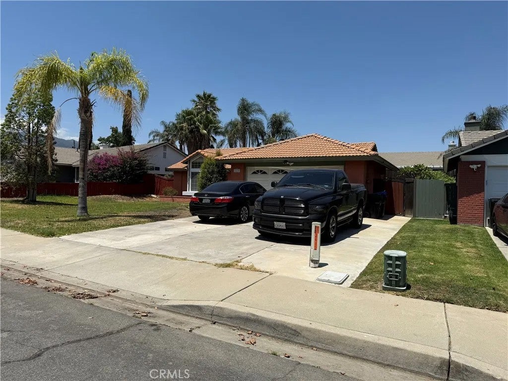 2420 W Sunrise Drive