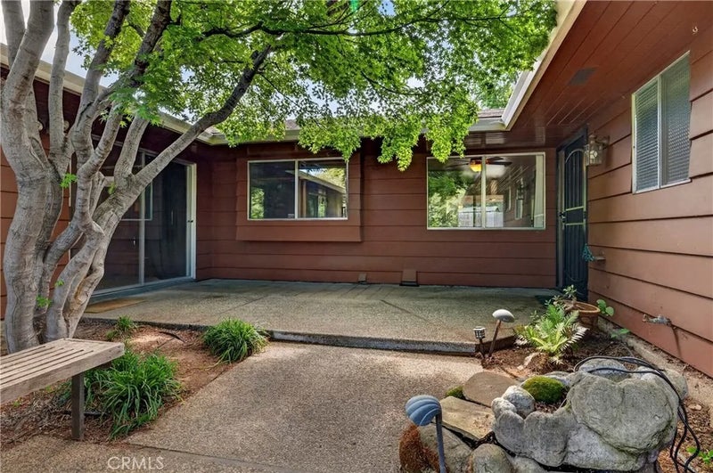 1609 plumas way