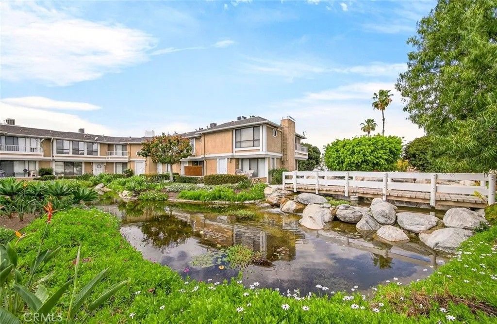 Photo of 102 S Seneca Cir #CI2, Anaheim, CA 92805 (MLS # PW26046053)