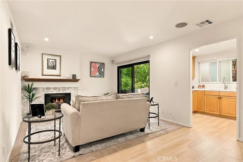 6716 Clybourn 238