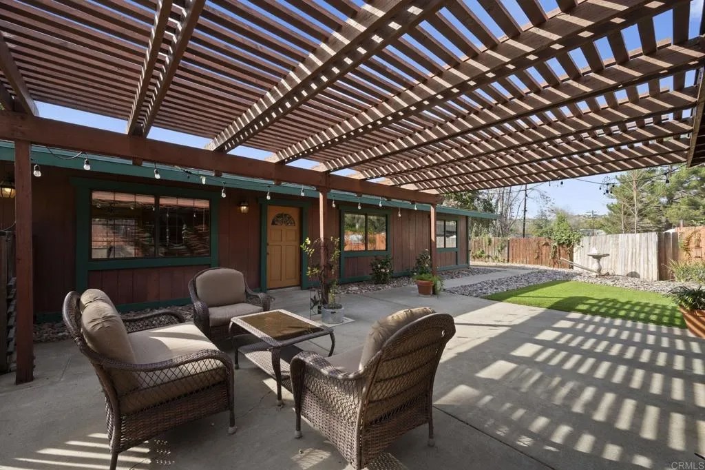 13314 LAKESHORE Drive