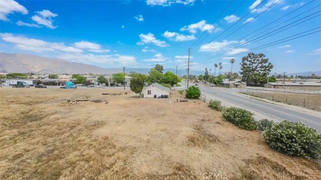 Photo of 1011 W 7th St, San Jacinto, CA 92582 (MLS # CV26060497)