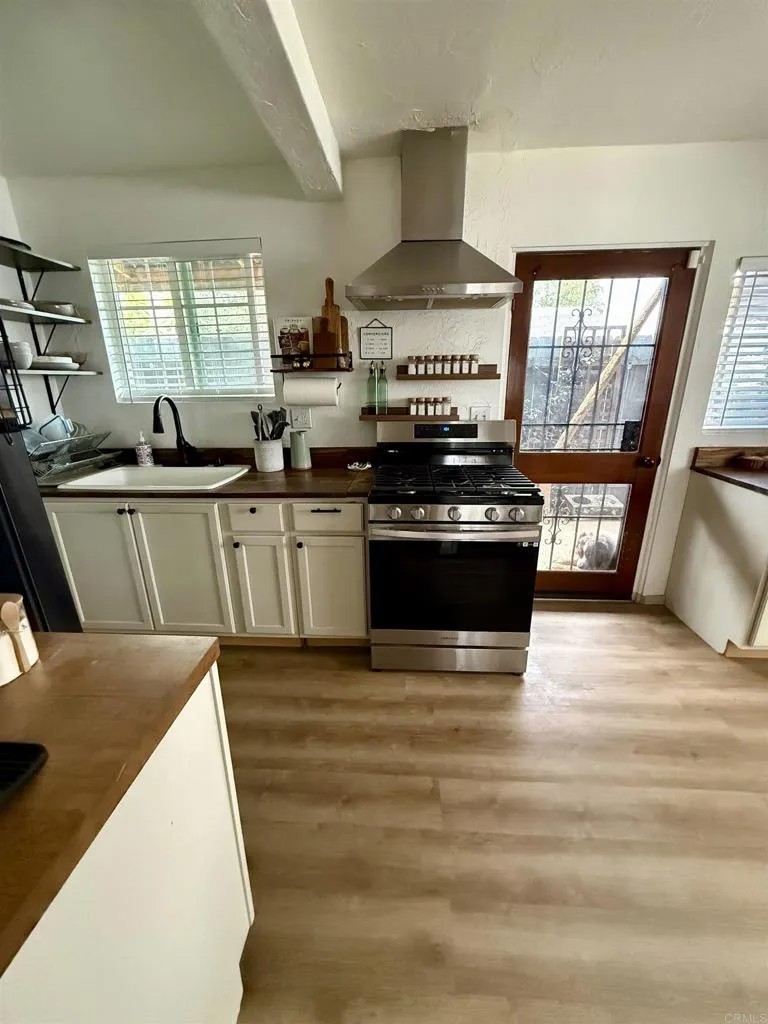 1229 E Madison Avenue